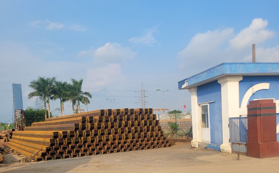 Larsen IV Sheet Pile  in Construction: Standards, Sizes, and Applications